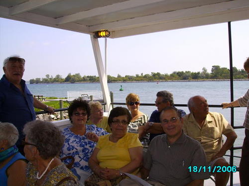 ./Gallery/2011 40th Anniv. Boat Ride/SANY0119.jpg